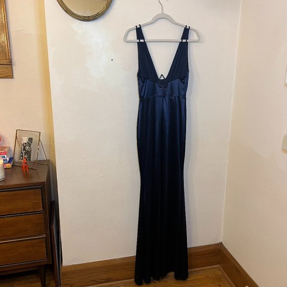 Windsor Floor Length Silk Gown w/ Underwire and Cutouts - Picture 3 of 6